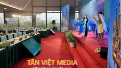 Dịch vụ cho thuê màn hình nhắc lời 65 inch tại trung tâm hội nghị quốc tế NCC