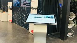 Dịch vụ cho thuê màn hình tương tác 50 inch đời mới, cấu hình cao, chất lượng tốt, giá cả cạnh tranh.